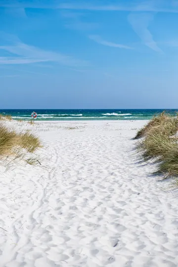 Dueodde Strand er kendt for sit kridhvide og meget fine sand