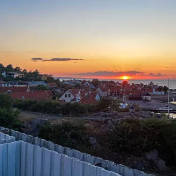 Solnedgang fra terrassen på Hotel Klippen i Gudhjem