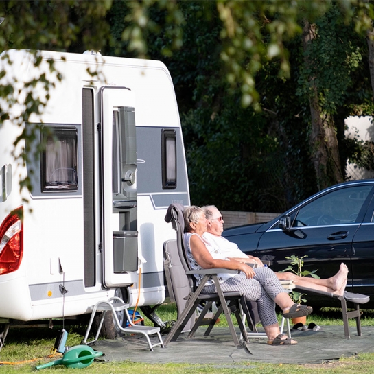 Tag jeres campingvogn med til Bornholm og bo på Nordskoven Strand Camping
