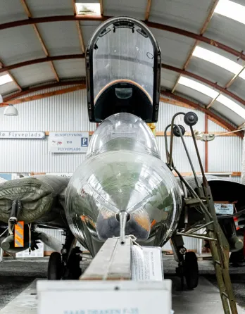 Tag et kig ind i den imponerende Draken-jetjager på Bornholms Tekniske Samling